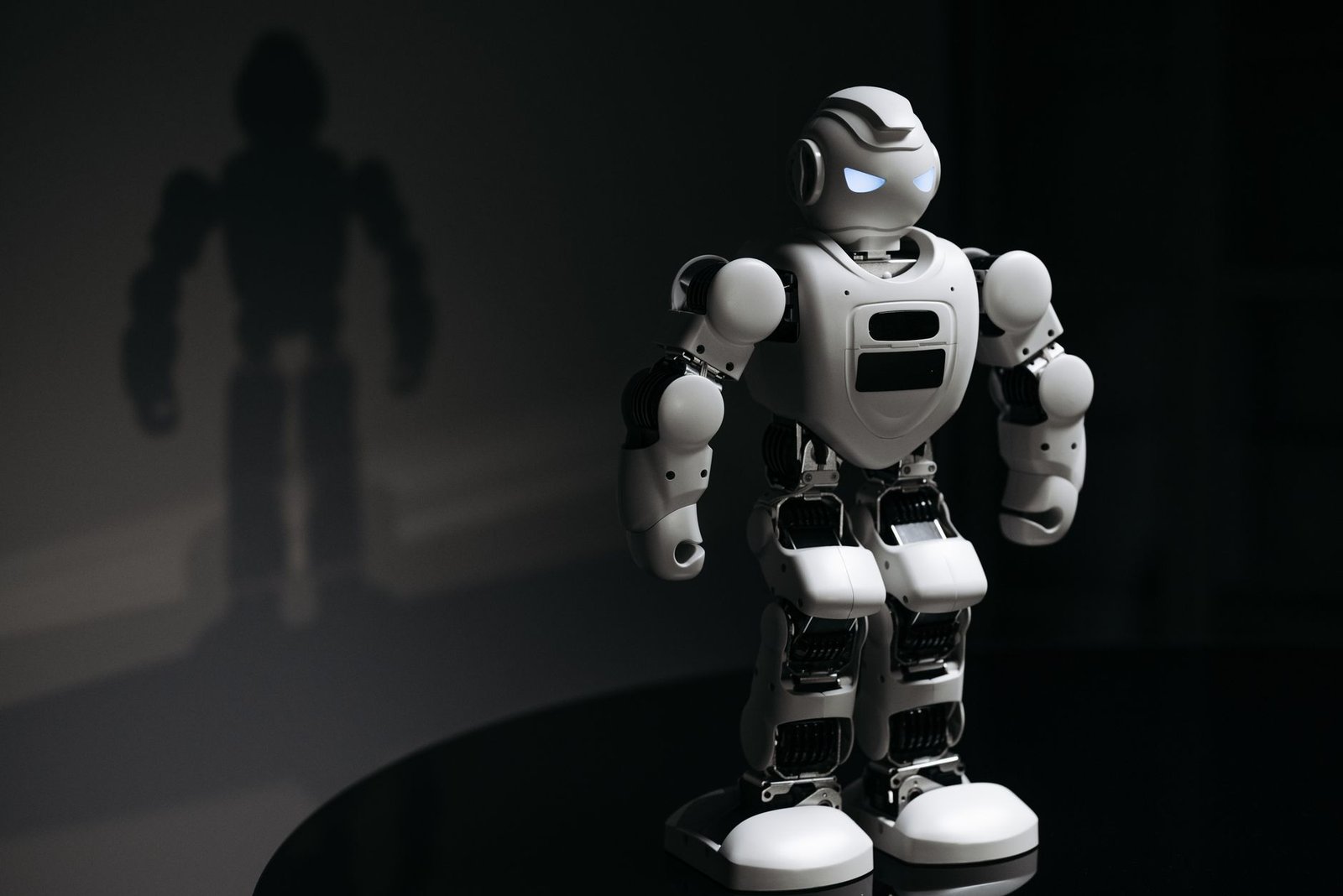 The AI Tools That Will Quietly Run Small Businesses in 2026