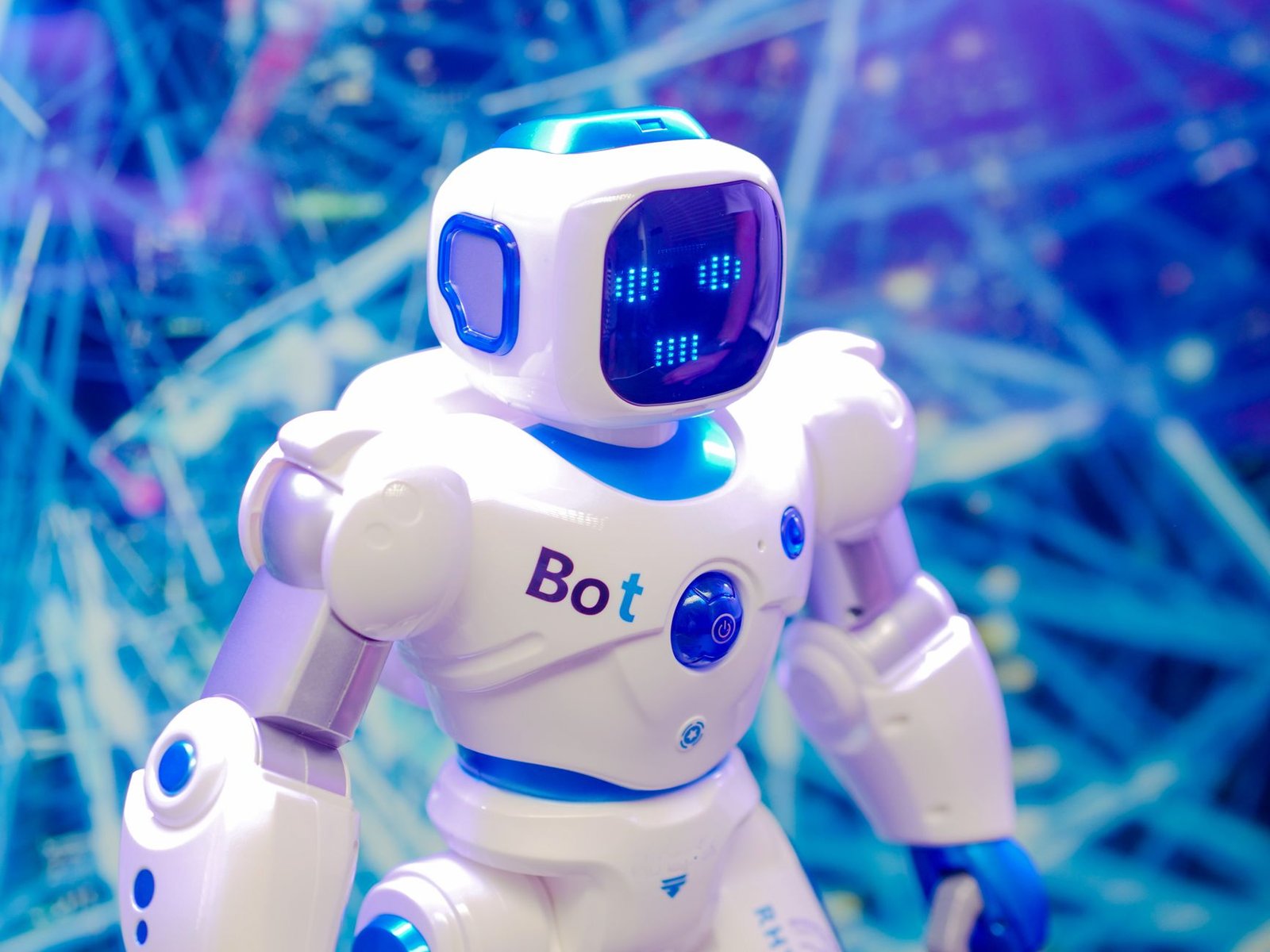When to Use Each Tool: Practical Decision Matrix — AI Assistant Showdown: Benchmarks, Cost, and Real-World Use